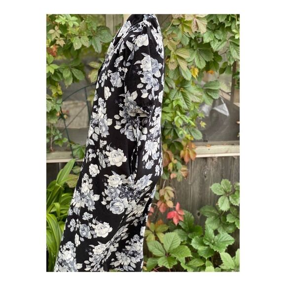 1980s Vanity Fair Black Floral Velour Housecoat 3/4 Zip Short Sleeve Tassel Robe - Picture 6 of 8